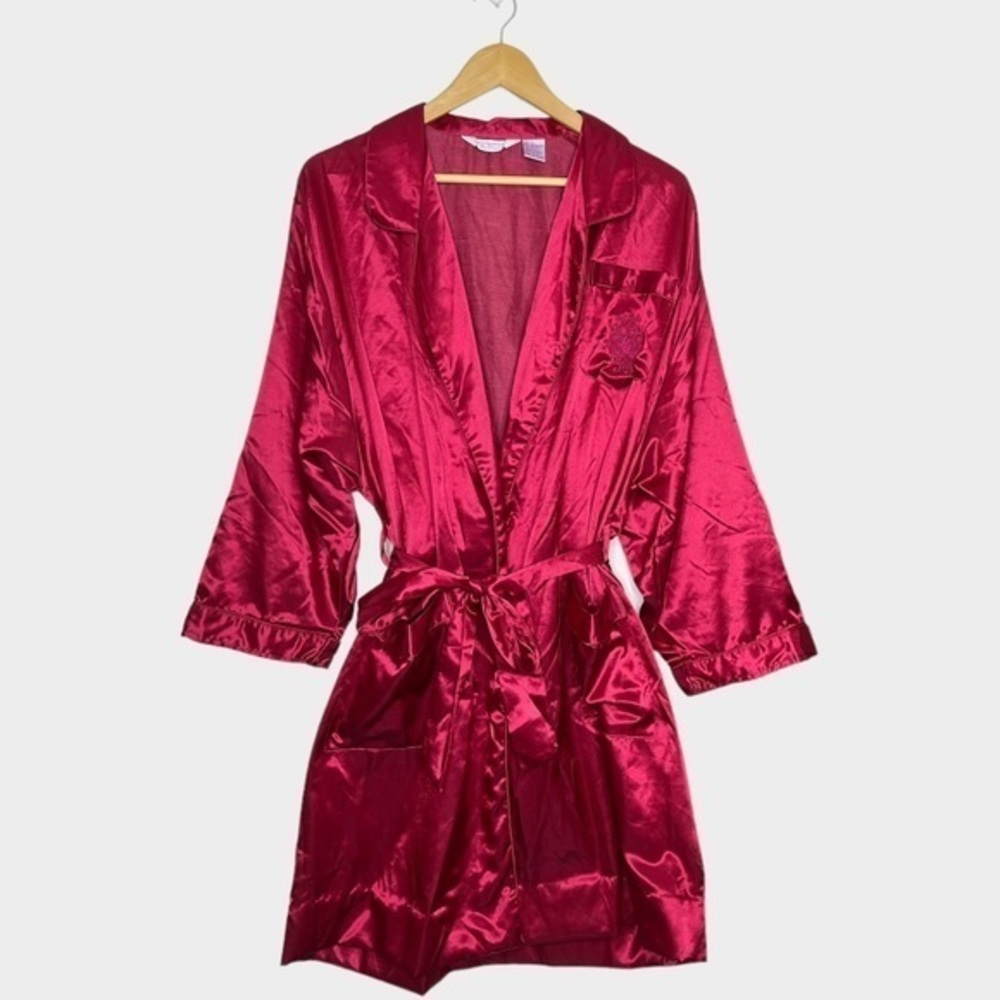 Vintage Embroidered Red Robe‎